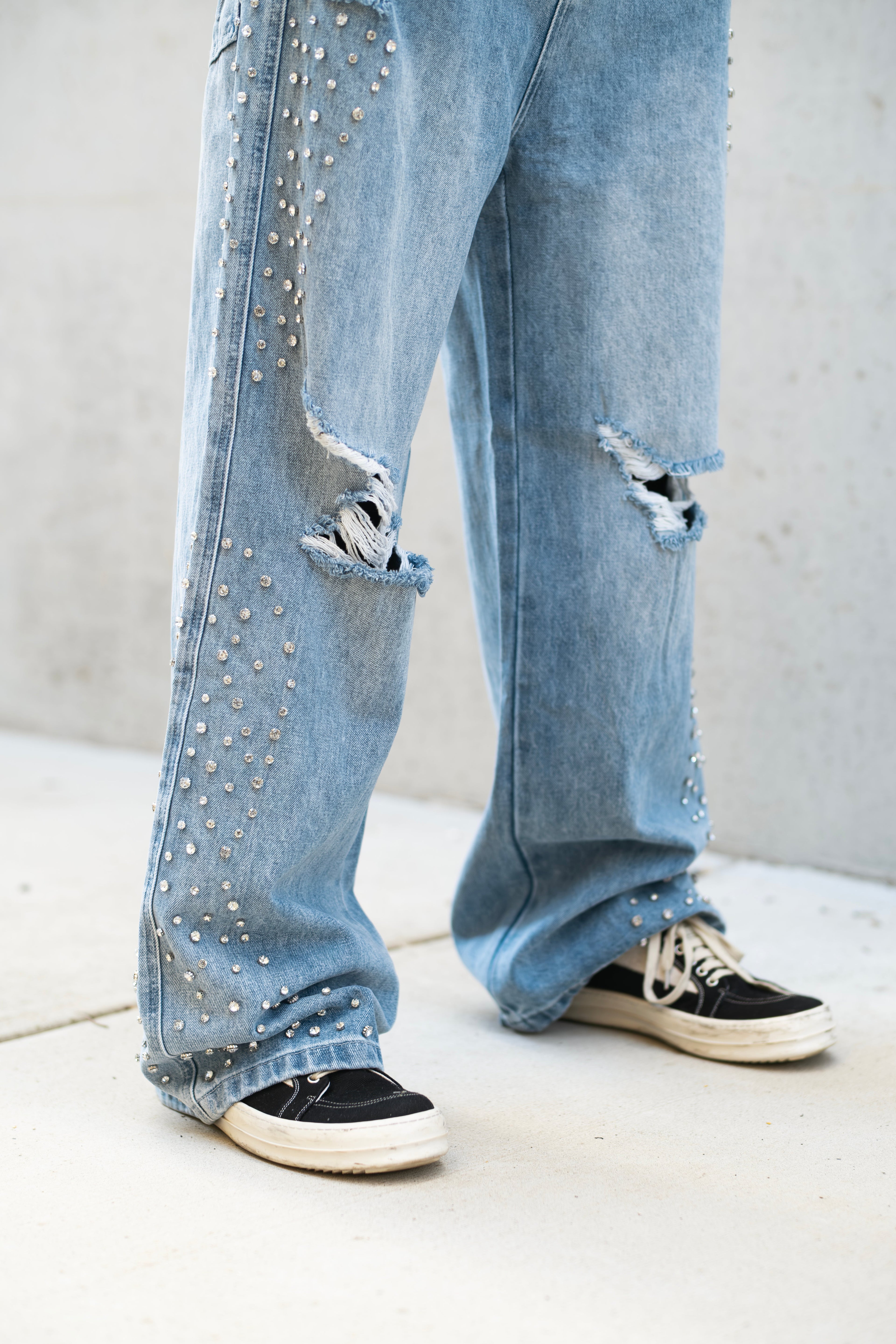 MIXED EMOTION Distressed Rivet Wide‑Leg Jeans