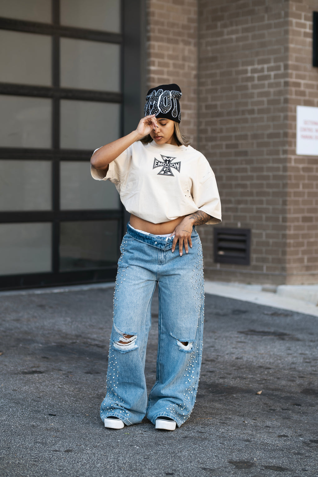 MIXED EMOTION Distressed Rivet Wide‑Leg Jeans