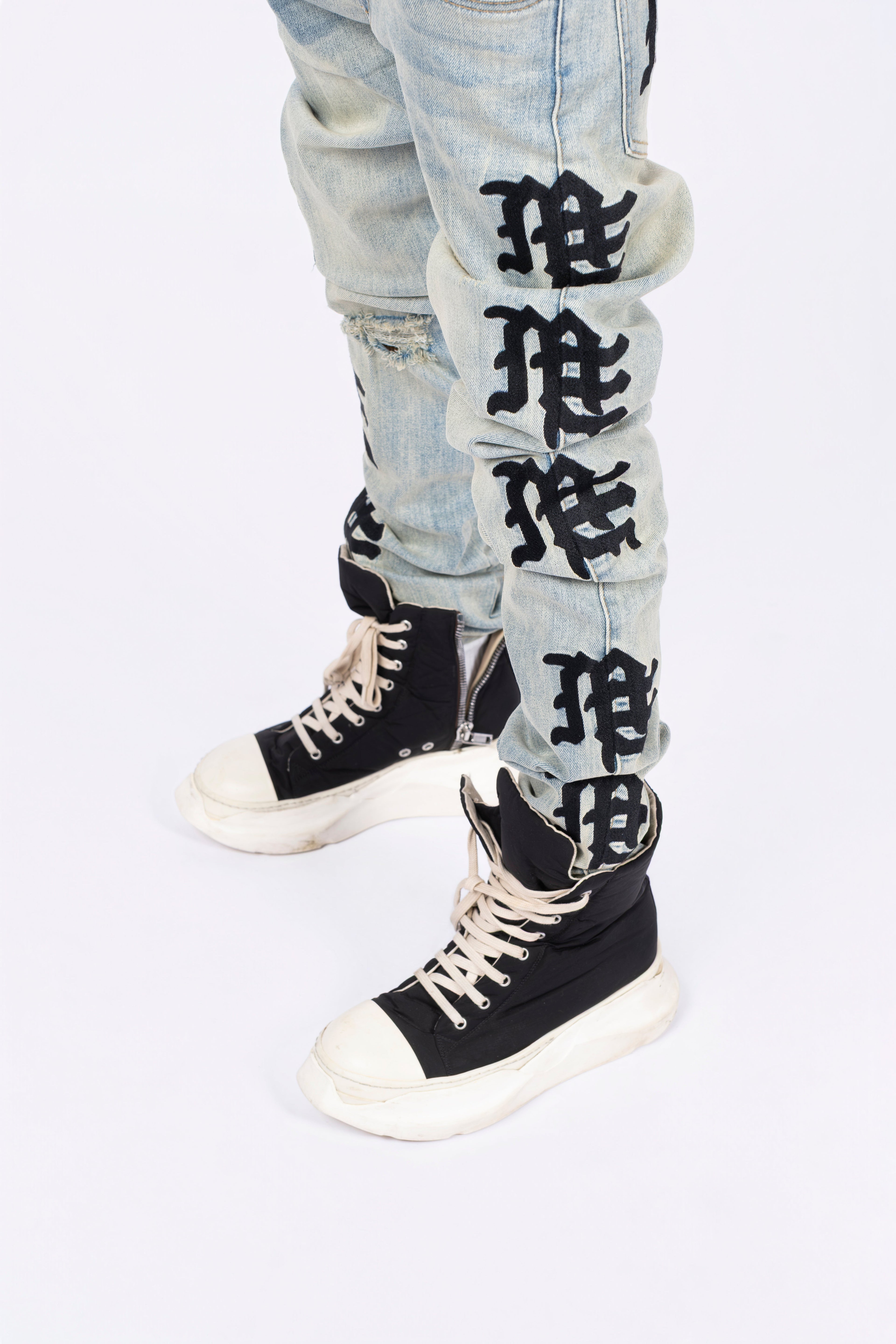 MIXED EMOTION Gothic Letter Distressed Skinny Jeans