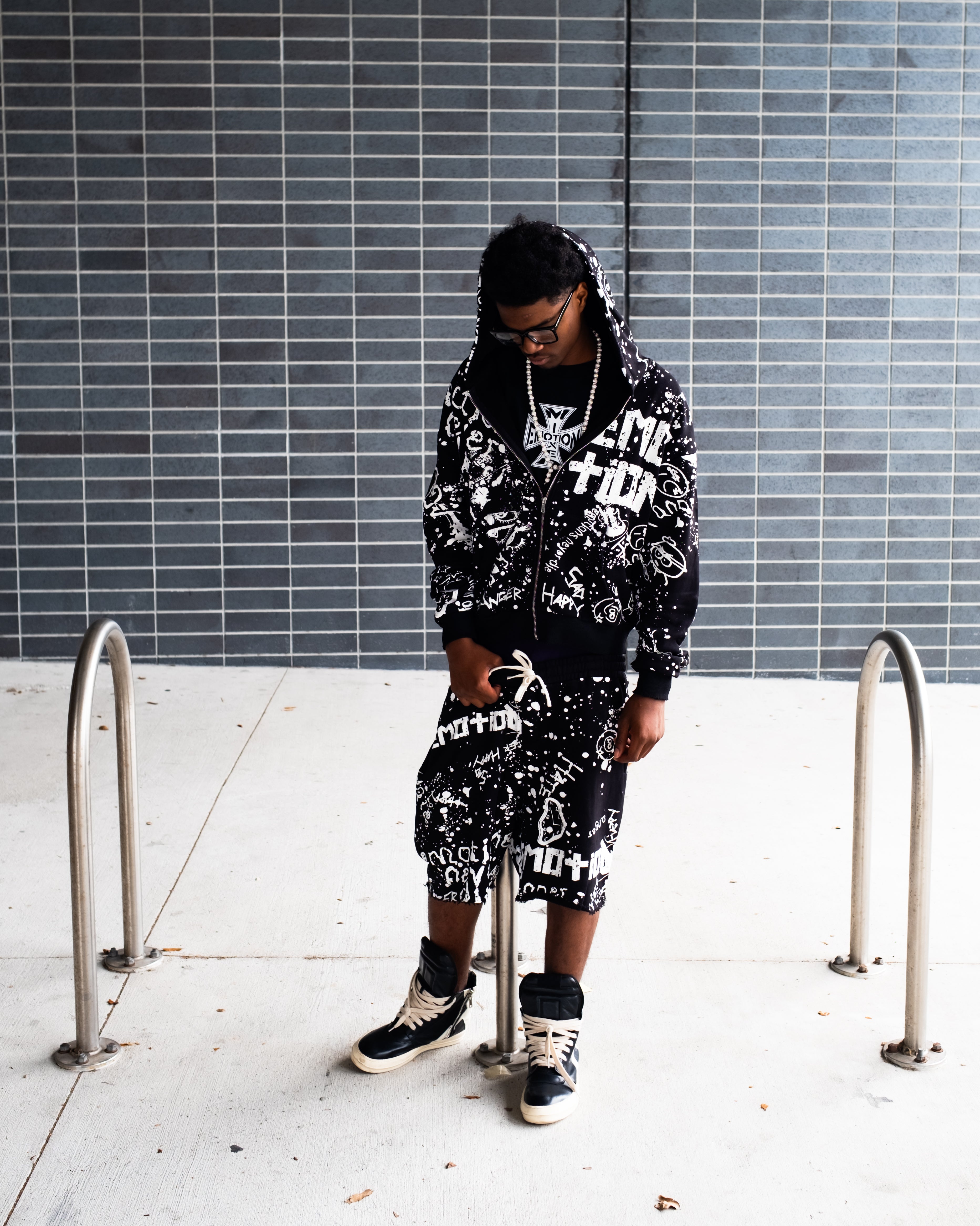 Emotions Never Die Graffiti Print Sweat Shorts