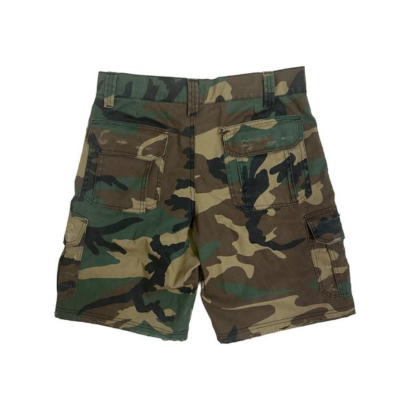 MIXED EMOTION Camo Patch Cargo Shorts